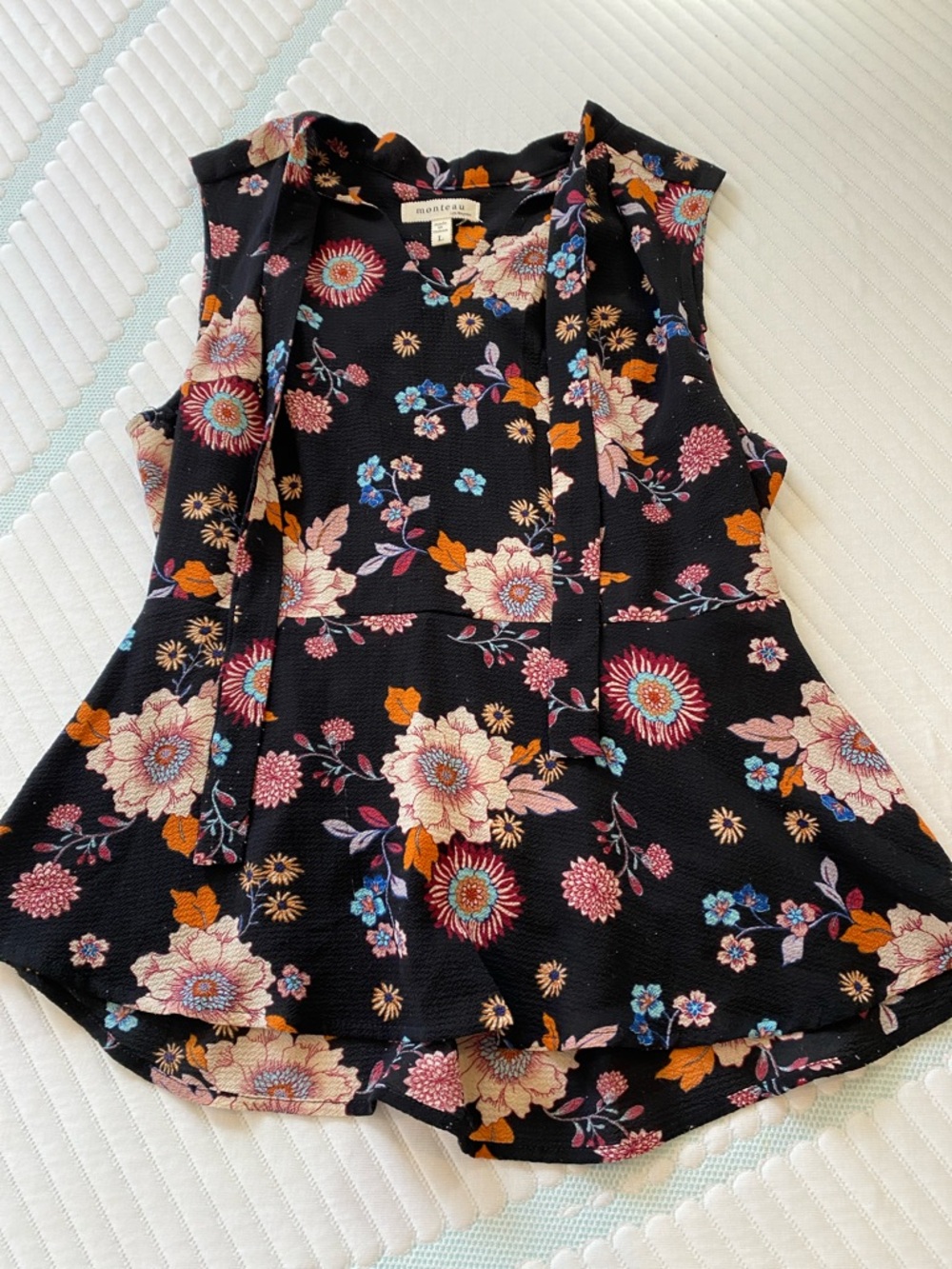 Moss & Spy Black Floral Tie-Neck Peplum Tank